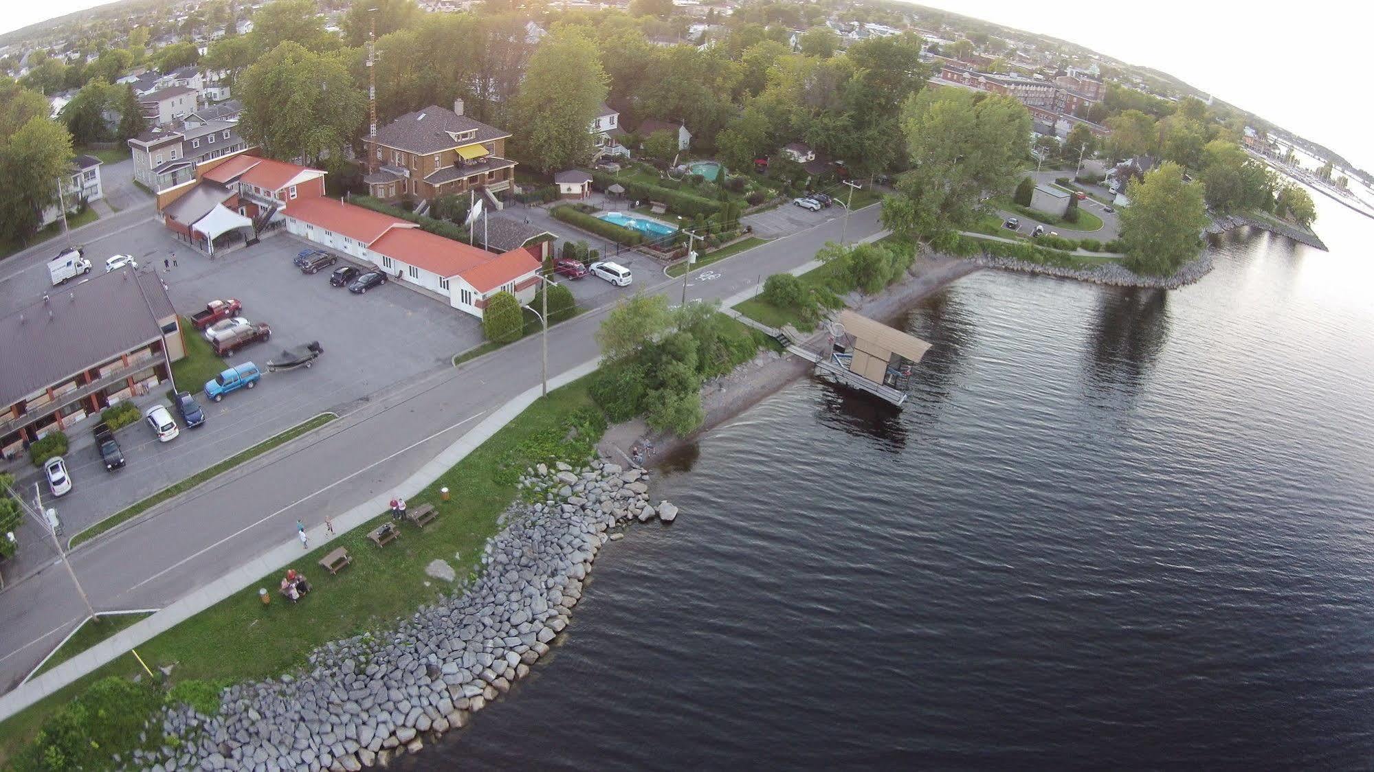 Motel Castille Роберваль Экстерьер фото