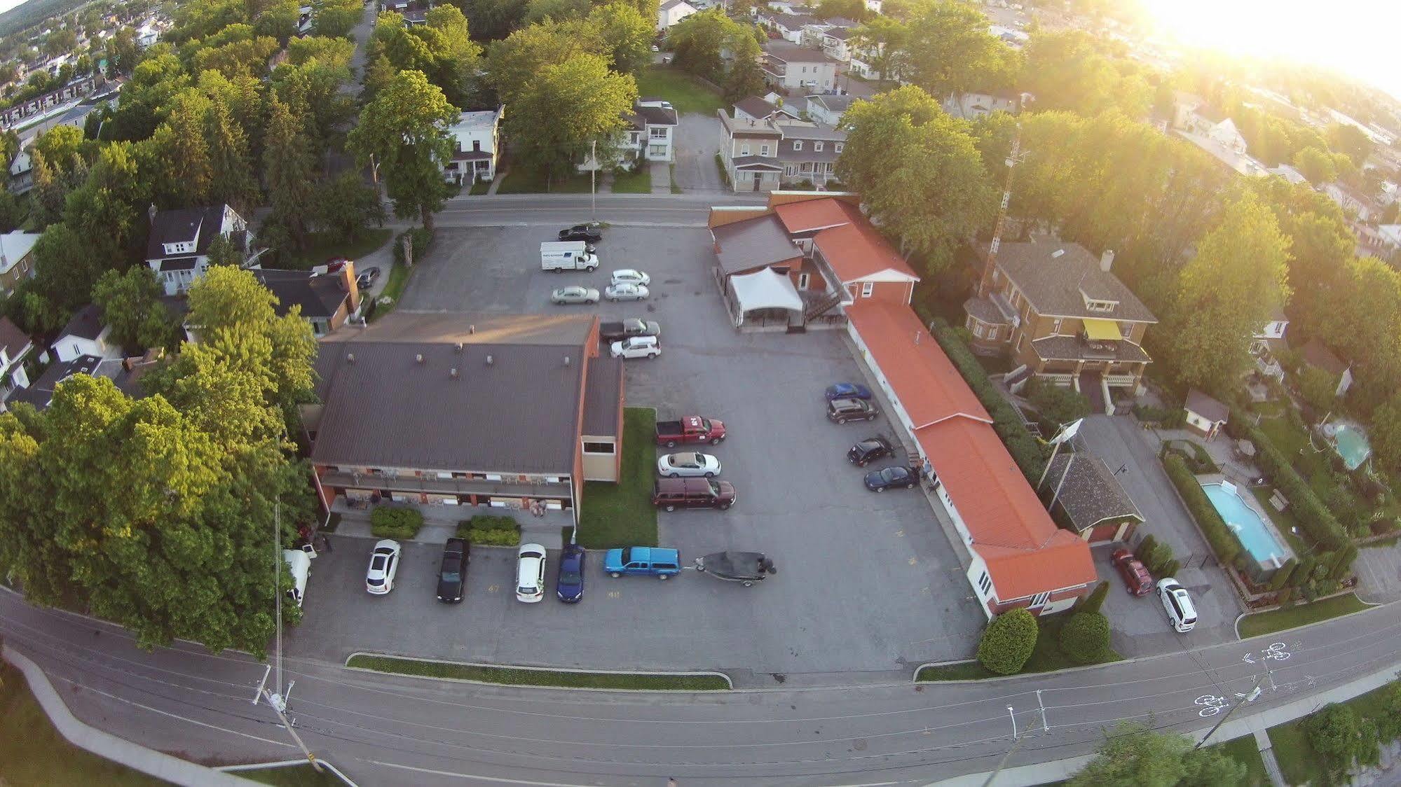 Motel Castille Роберваль Экстерьер фото