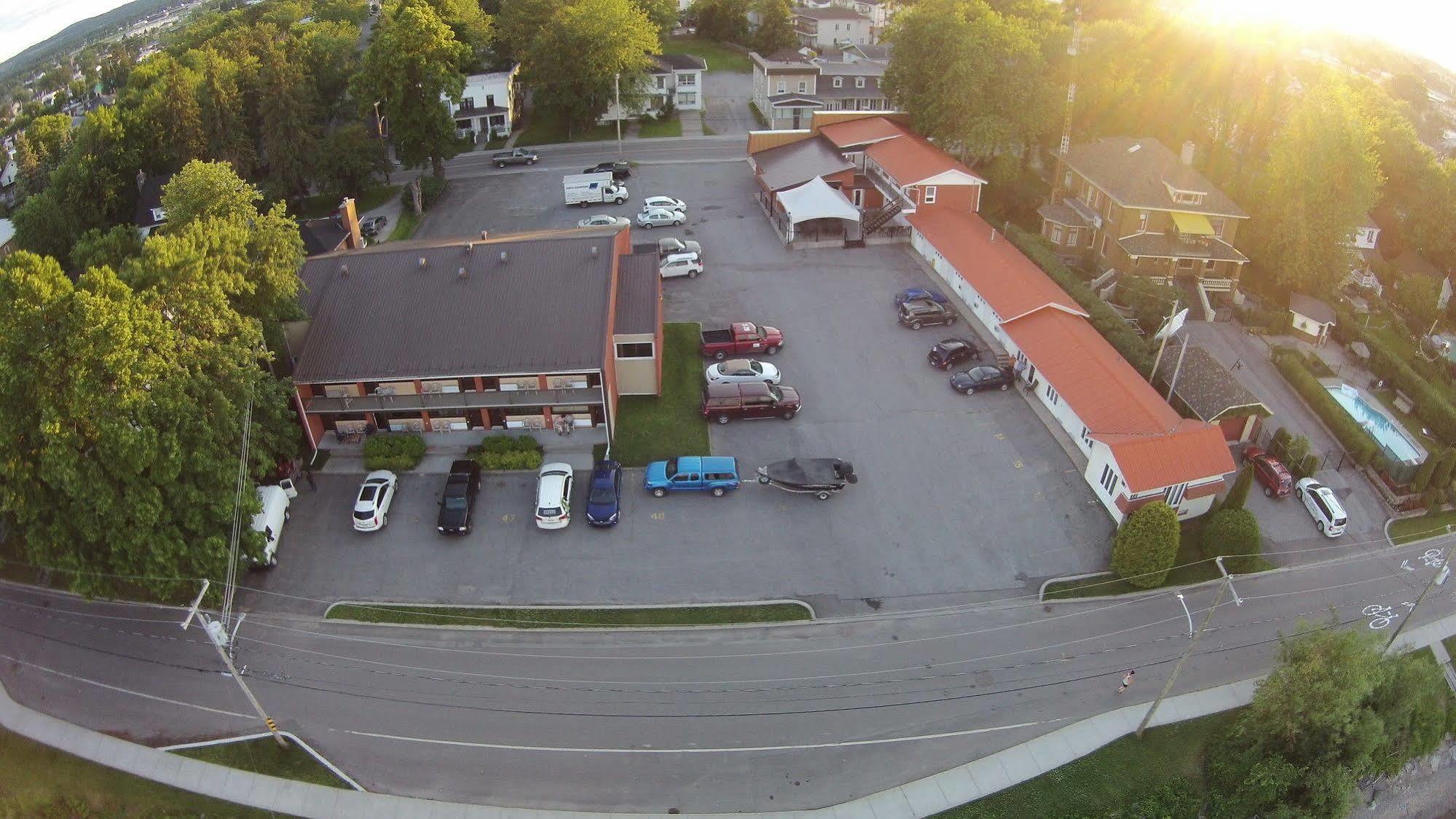 Motel Castille Роберваль Экстерьер фото